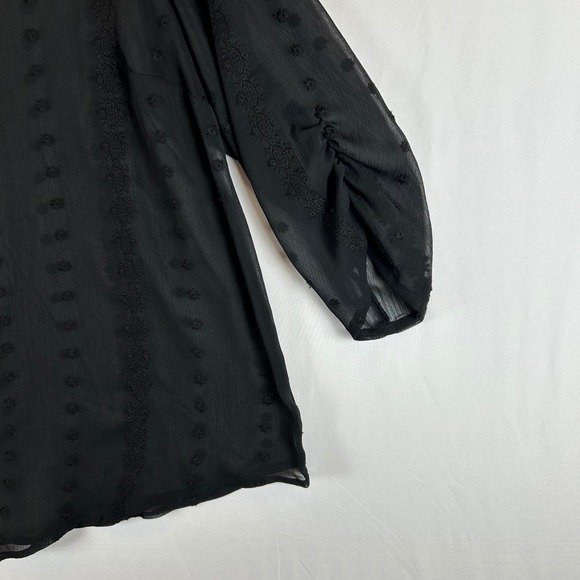 NWT‎ Torrid Womens Black Floral Embroidered Pintuck Blouse Plus Size Sheer Top - Picture 8 of 9